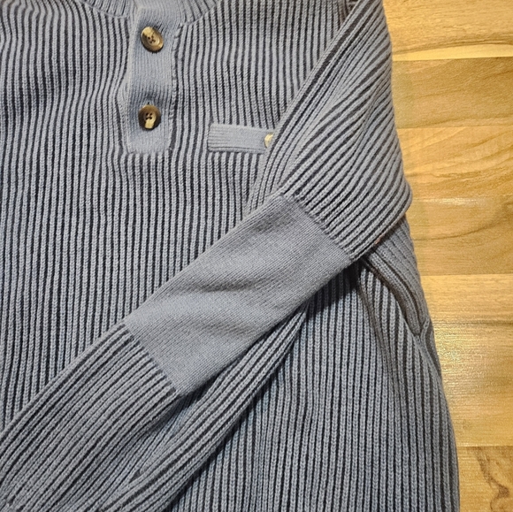 Duluth Trading Co Men’s Large Blue Ribbed Mock Neck Sweater - Picture 6 of 8